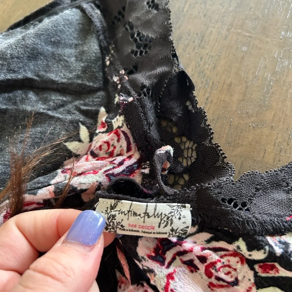 Free people intimately free morning rose floral Tank top black lace trim pink